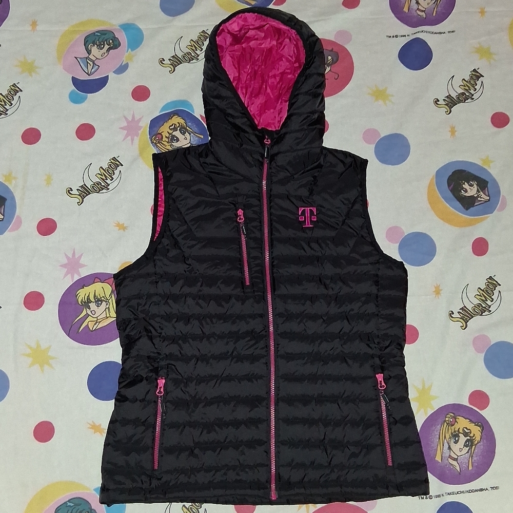 T-Mobile Employee Worker Black Pink Puffer Vest Tmobile Cell Phone Internet